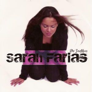 Portada de De Joelhos de Sarah Farias