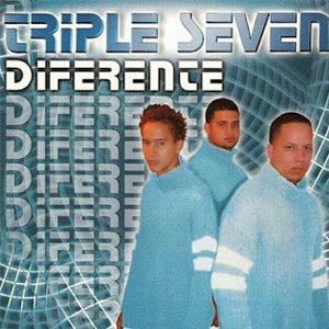 Portada de Diferente de Triple Seven