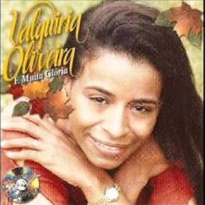 Portada de E Muita Gloria de Valquíria Oliveira